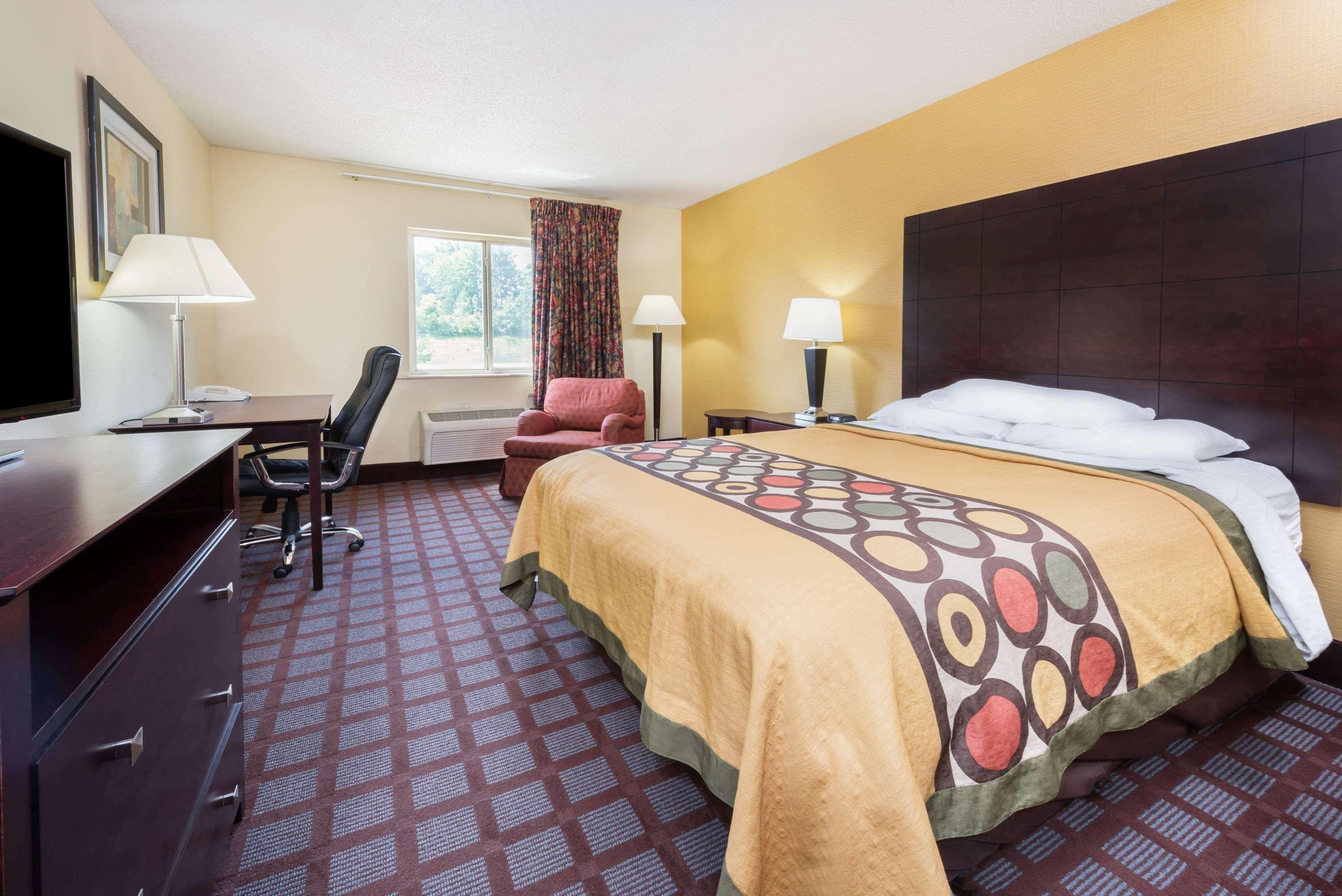 Super 8 By Wyndham Bloomington University Area Esterno foto