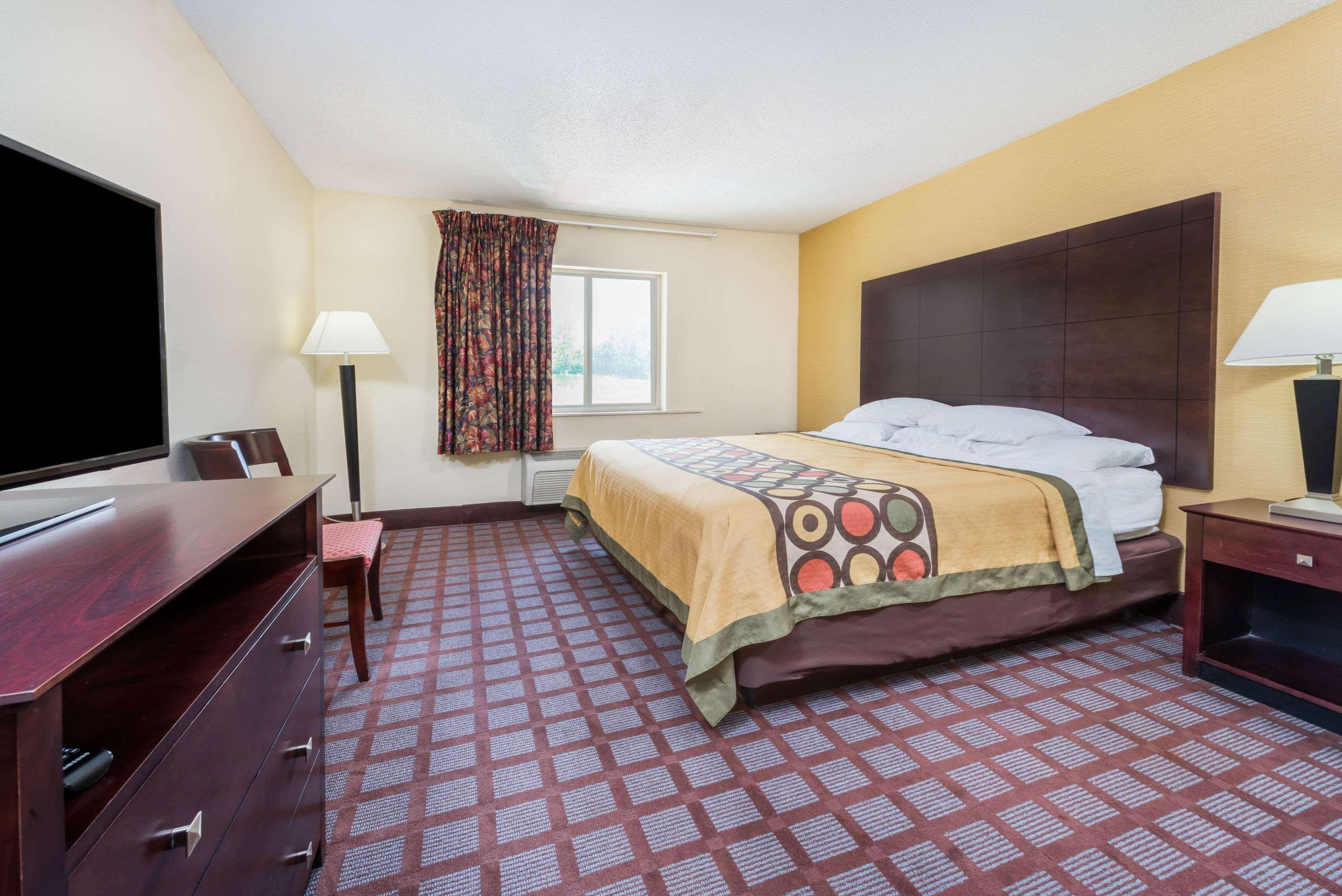Super 8 By Wyndham Bloomington University Area Esterno foto
