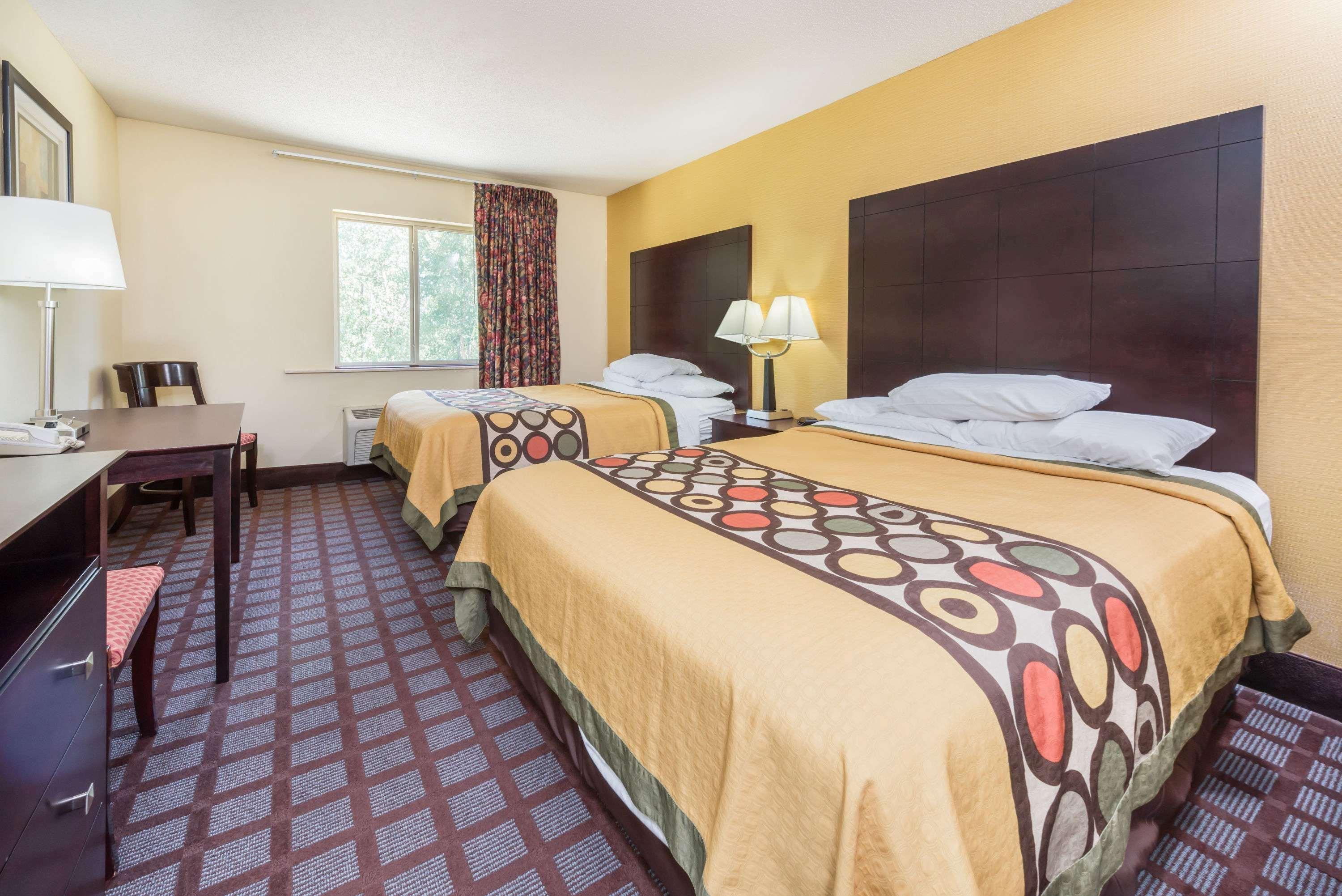 Super 8 By Wyndham Bloomington University Area Esterno foto