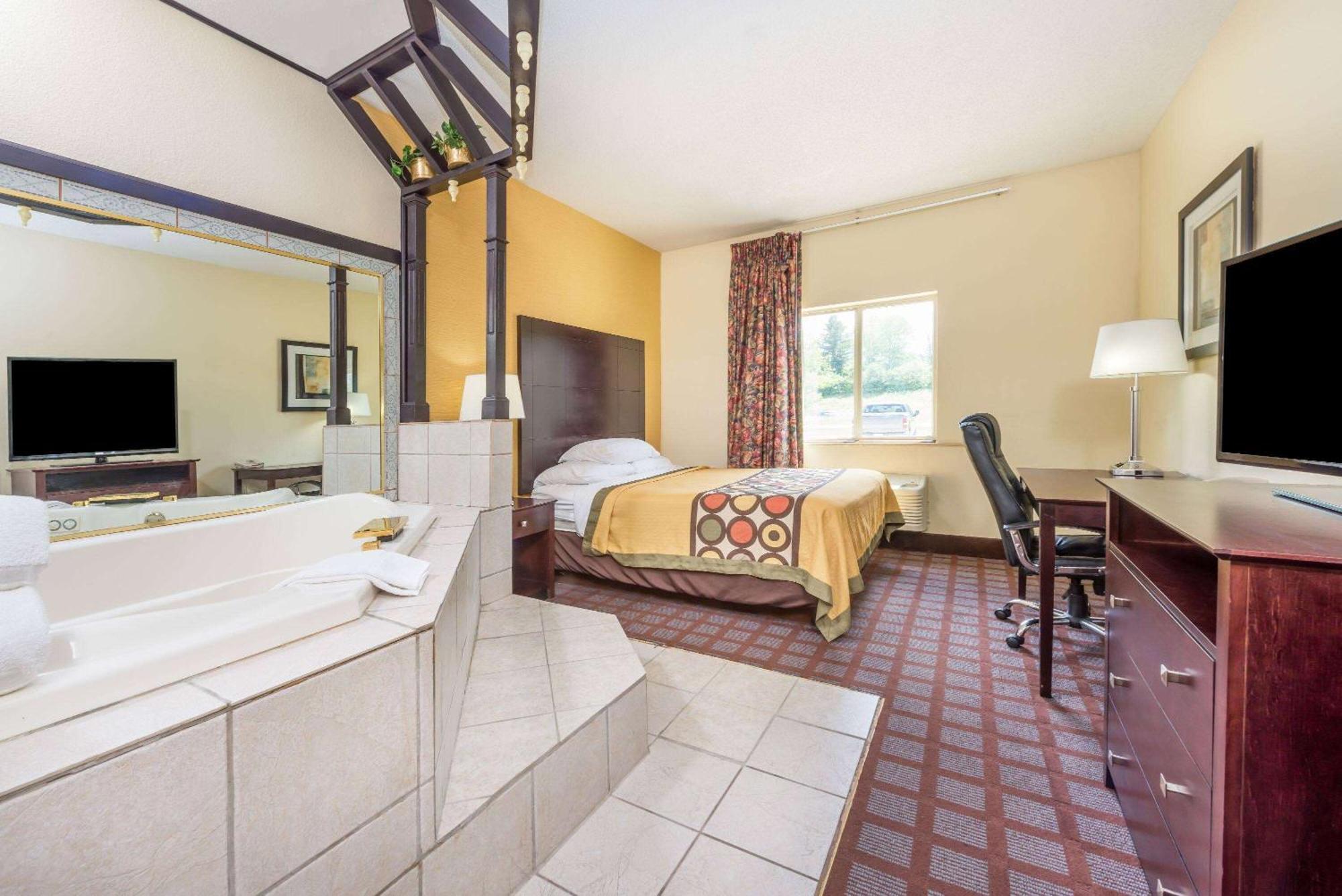 Super 8 By Wyndham Bloomington University Area Esterno foto