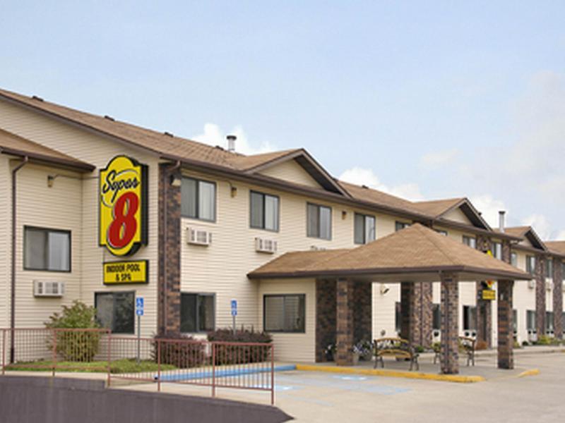 Super 8 By Wyndham Bloomington University Area Esterno foto