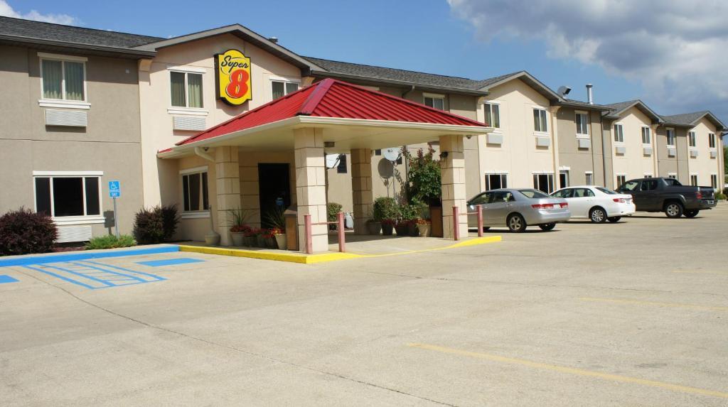 Super 8 By Wyndham Bloomington University Area Esterno foto